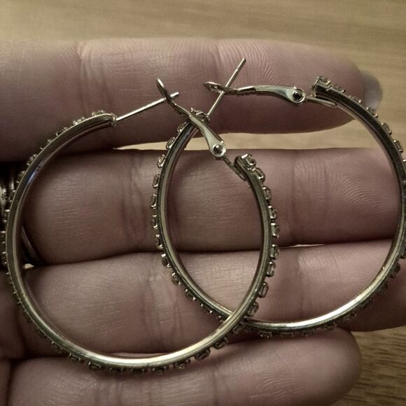 🎁$ 6 Bundled 🎁Boho Rhinestone Silver Hoop Earrings 2" Hinge Back - Picture 4 of 5
